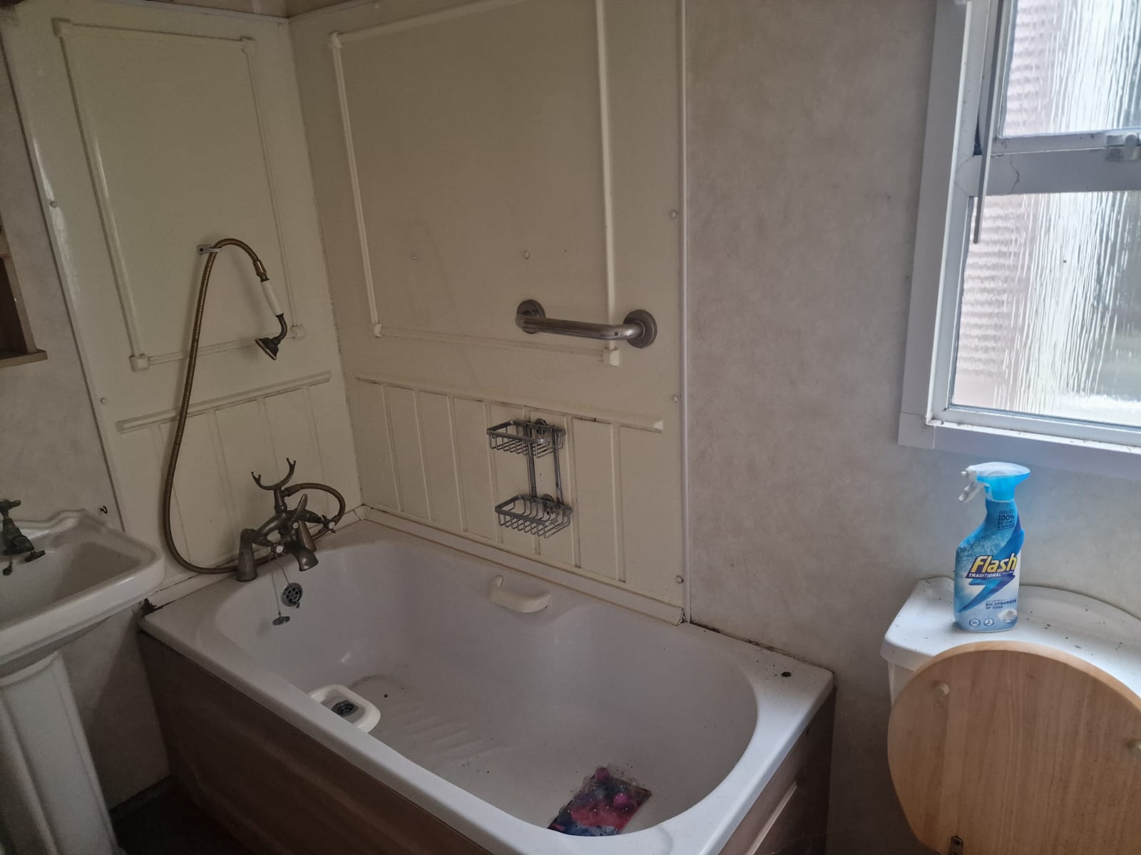 Wentworth 38' x 12' with central heating, double glazing and a full bath. WINTER PACK - Image 10