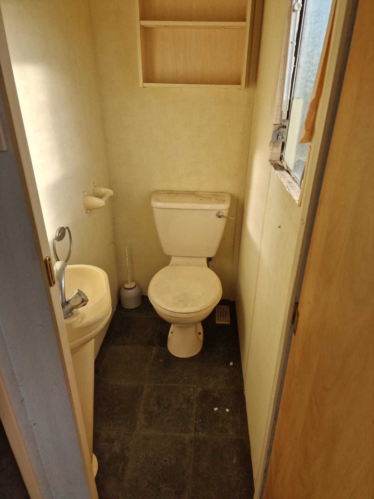 Atlas Florida 35' x 10' centre lounge - Image 7