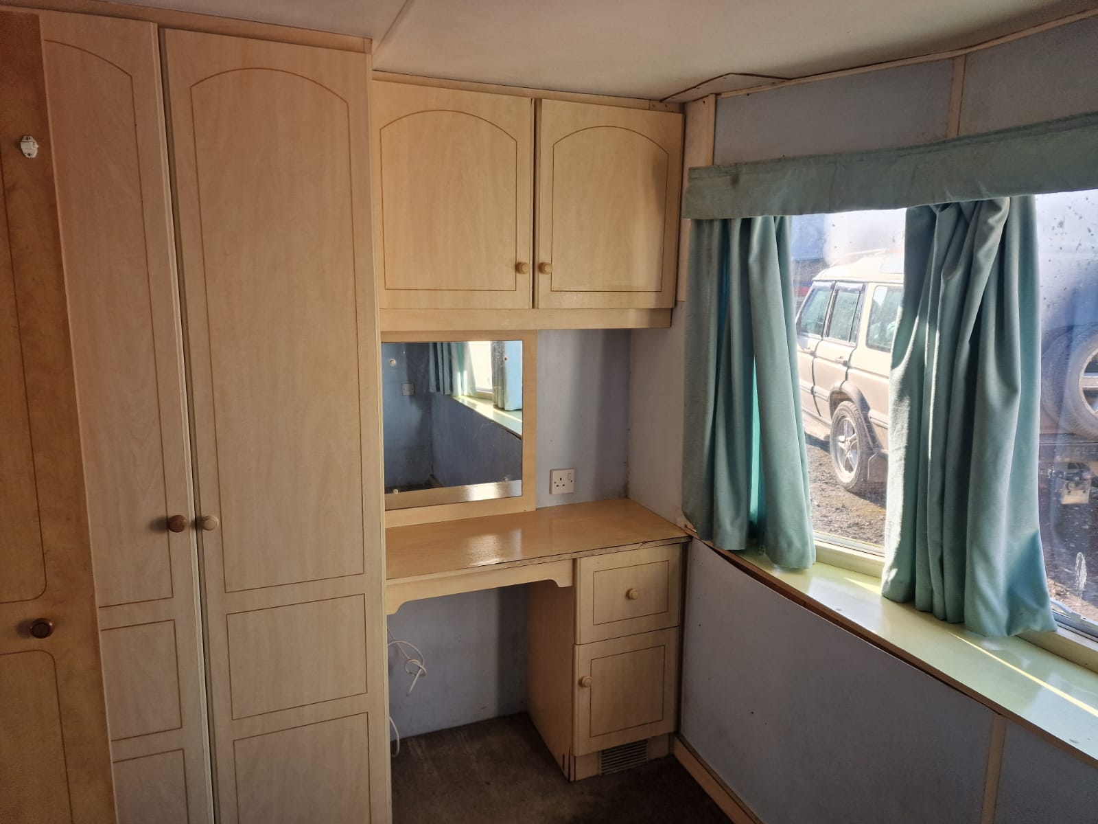 Atlas Florida 35' x 10' centre lounge - Image 8