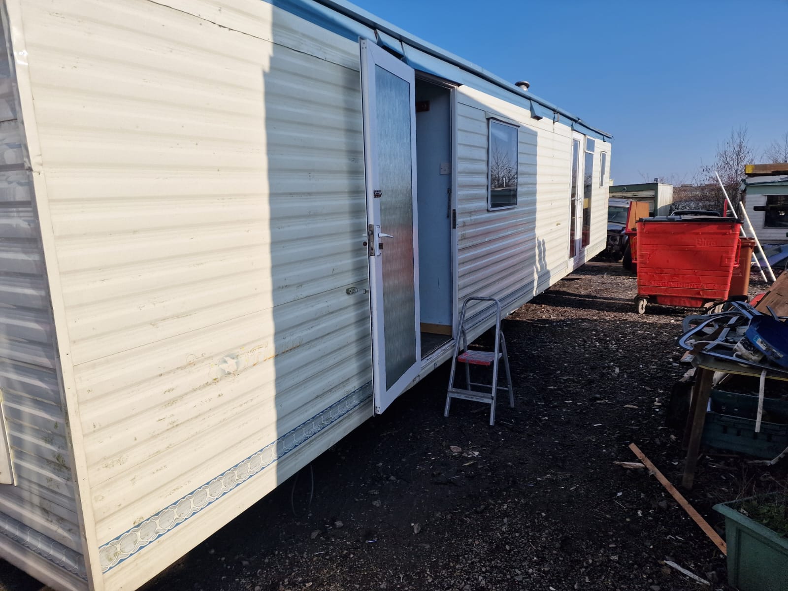 Atlas Florida 35' x 10' centre lounge - Image 2