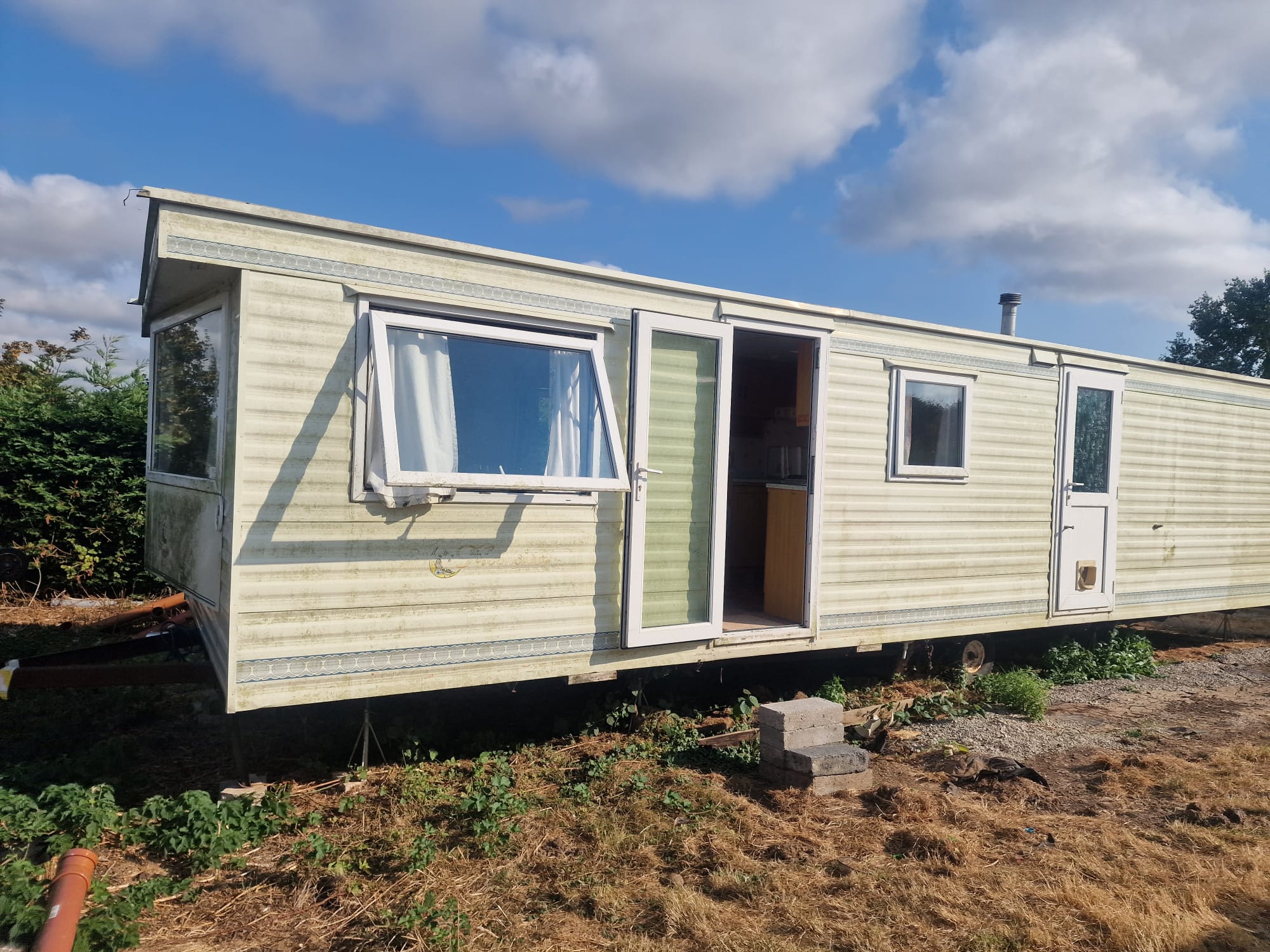 35' x 12' three bedroom with DG