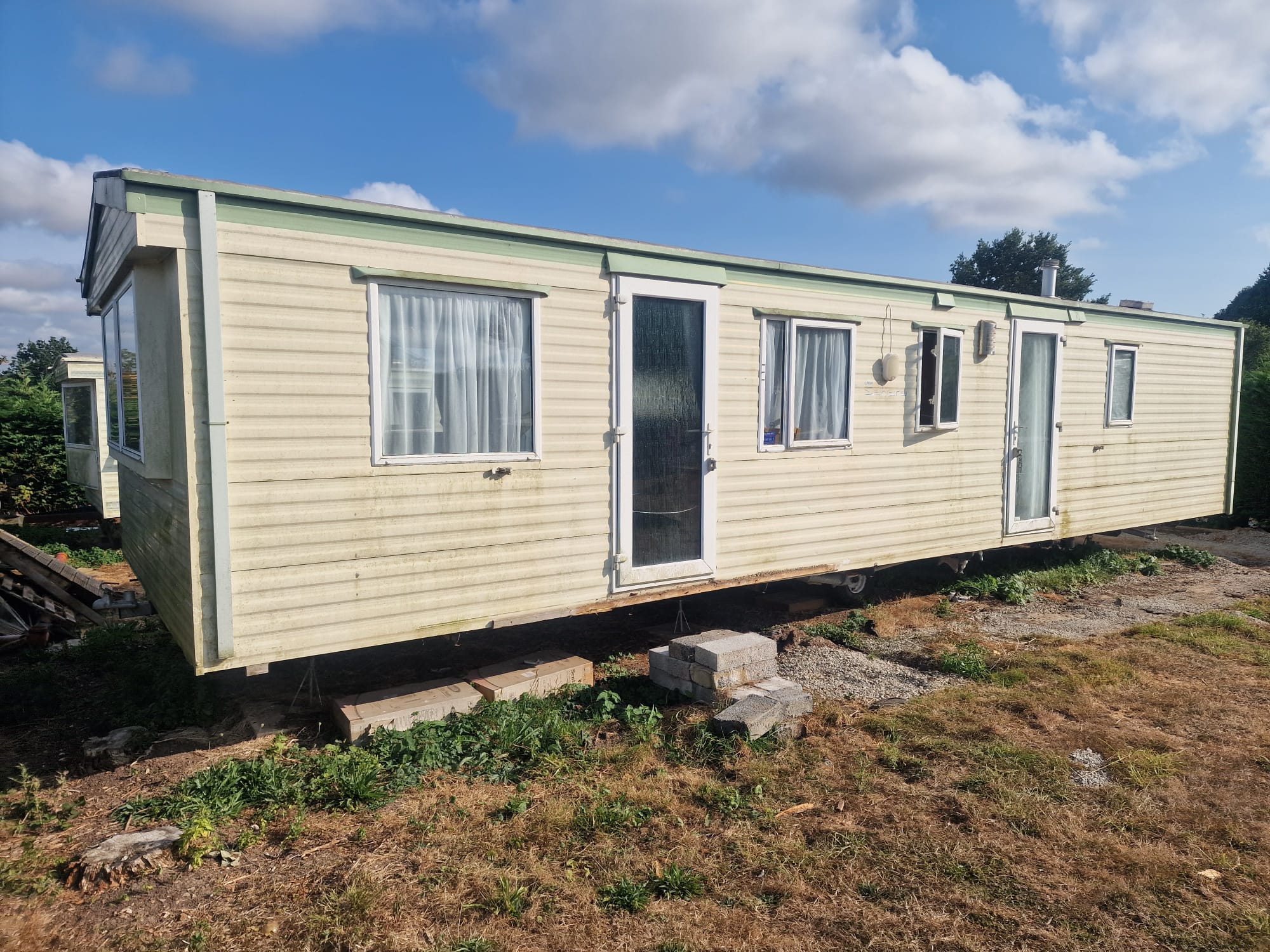 32' x 12' Peaked roof with two bedrooms + DG