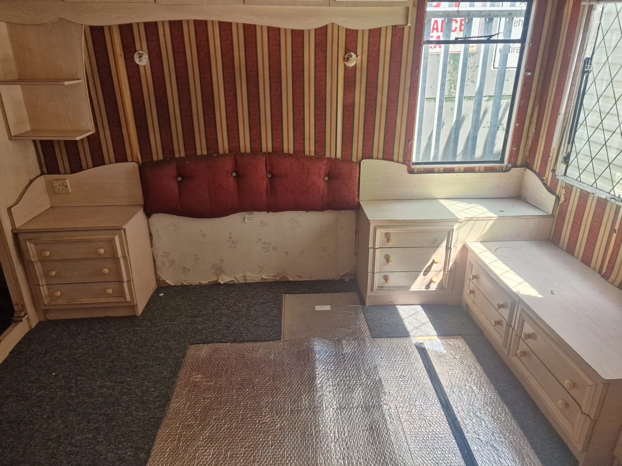 Sherwood Super 35' x 12' one bedroom - Image 5