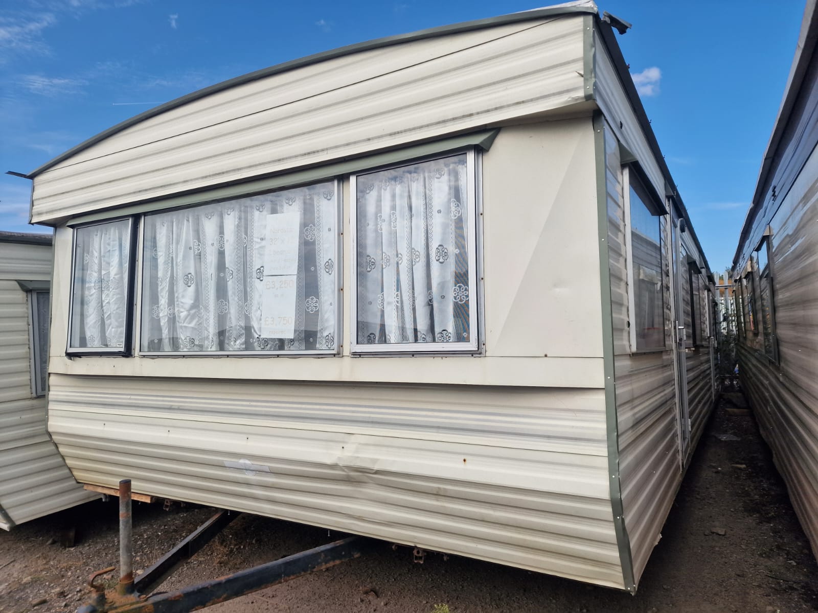 Delta Nordstar 32' x 12' two bedrooms with central heating
