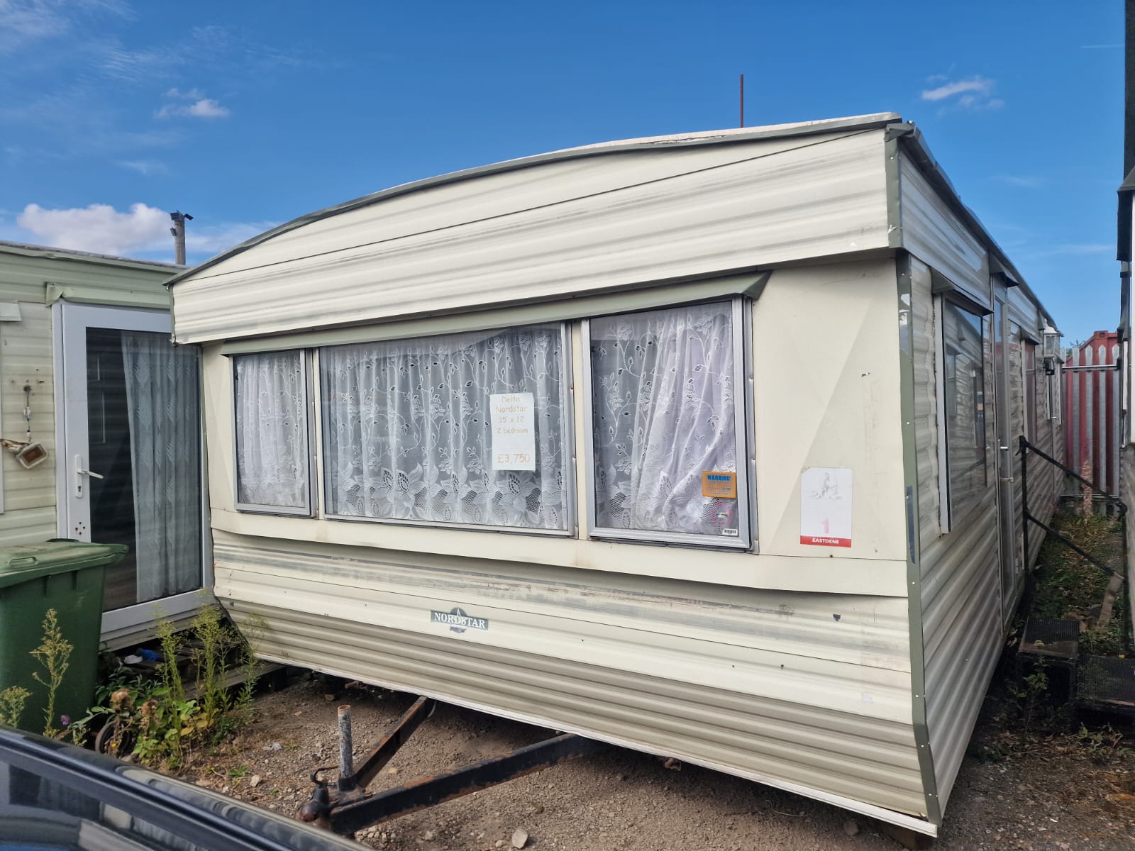 Delta Nordstar 32' x 12' with log-burner