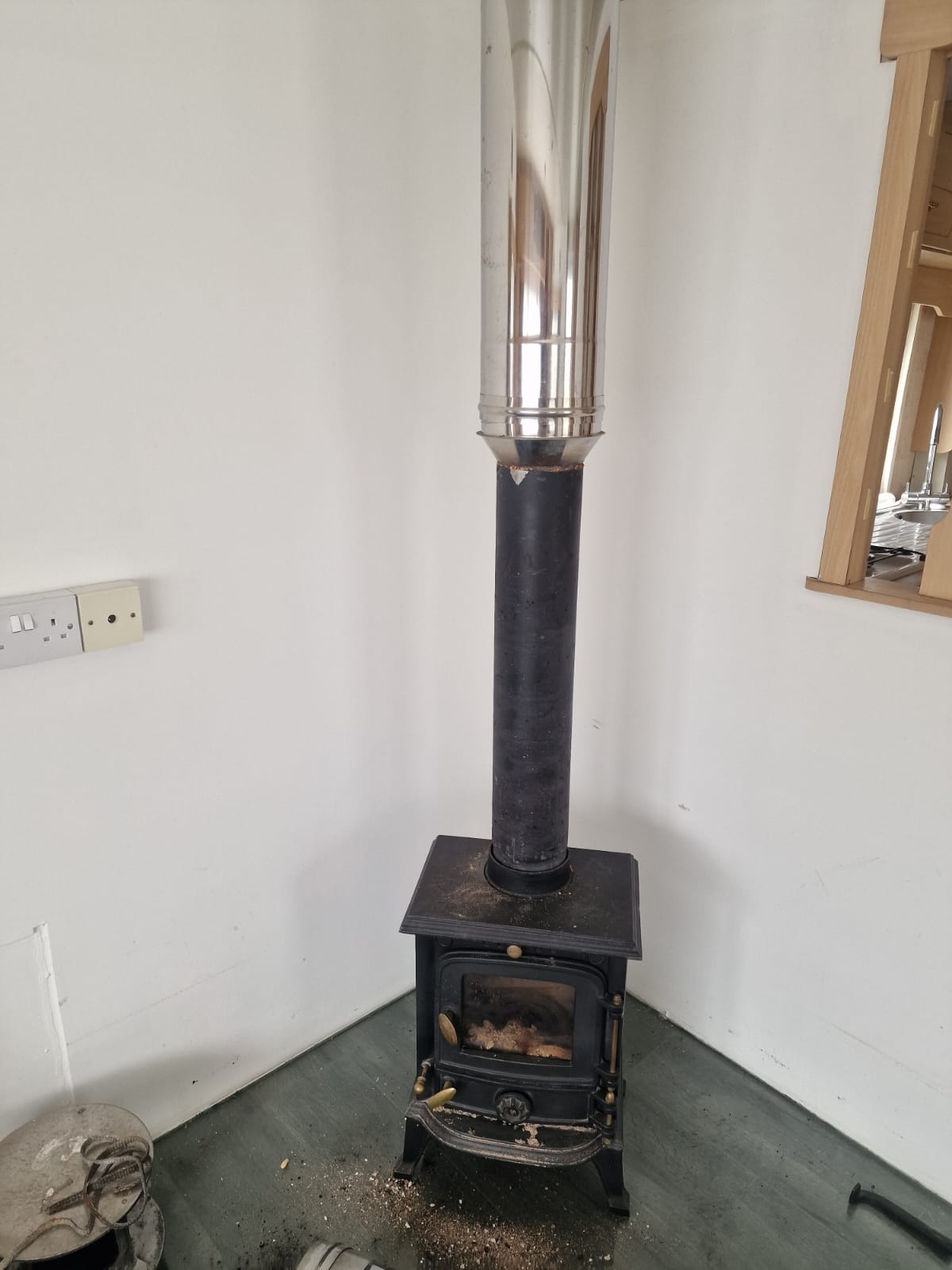 Delta Nordstar 32' x 12' with log-burner - Image 6