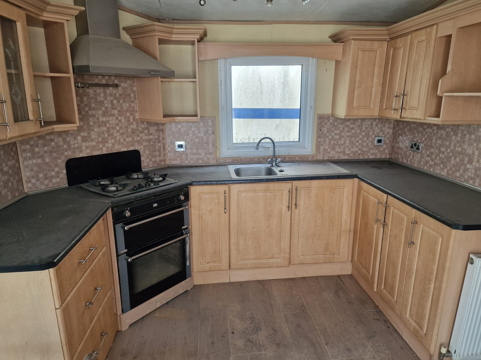 2017 ABI Beverley 37' x 12' full winter pack - needs work hence open to offers - Image 5