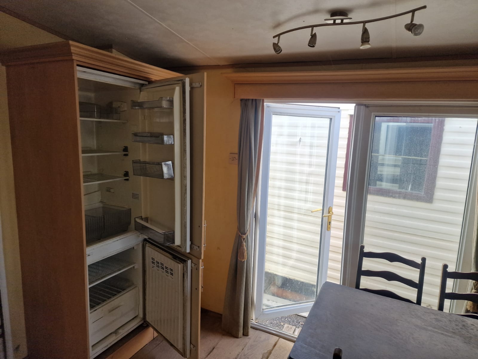 2017 ABI Beverley 37' x 12' full winter pack - needs work hence open to offers - Image 6